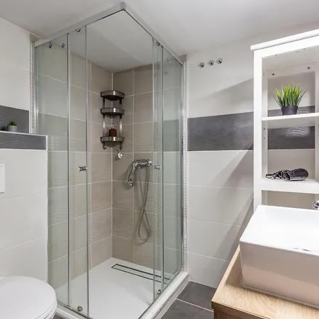 Апартаменты Deluxe Akacfa In The Heart Of *